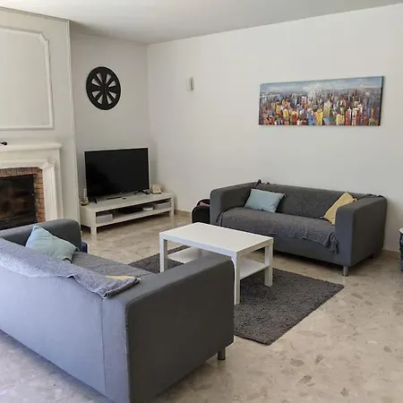 Notre Maison A Hotel *